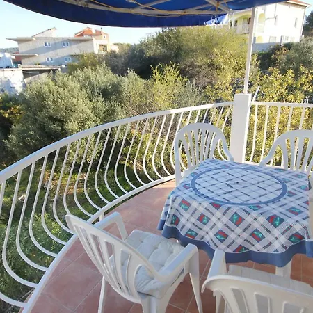 With A Parking Space Okrug Gornji, Ciovo - 9441 *