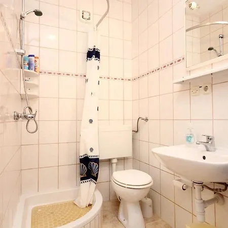 With A Parking Space Okrug Gornji, Ciovo - 9441 *